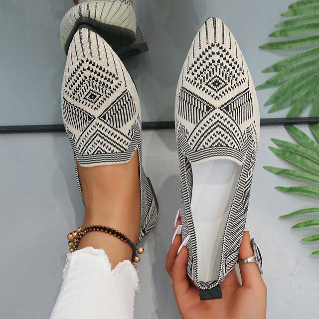 https://lena-monica.com/cdn/shop/products/13.2_a01fe2d3-ea3a-406e-b881-c7b0318e8155_900x.jpg?v=1676880370